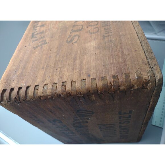 Antique 1900s Littell's Sulphur Compound Poultry Dovetail Wood Box, St. Louis MO - Picture 15 of 16